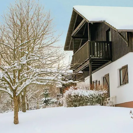Сasa de vacaciones Three-bedroom Holiday In *